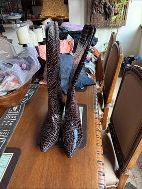 “STELLA” NWOT Made in Brazil Leather Boots